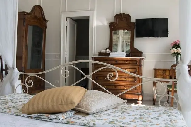 Romantic Süit, 1 Büyük (Queen) Boy Yatak