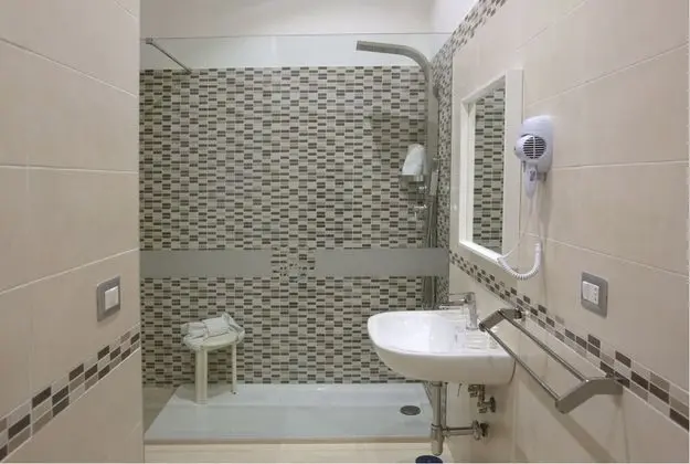 Economy Tek Büyük Yataklı Oda