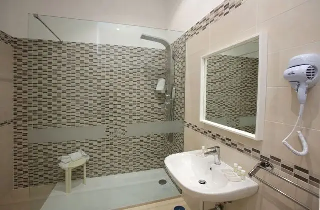 Economy Tek Büyük Yataklı Oda