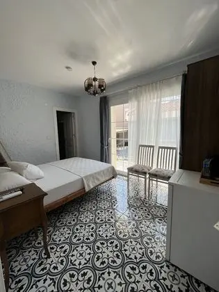 Comfort Tek Büyük Yataklı Oda