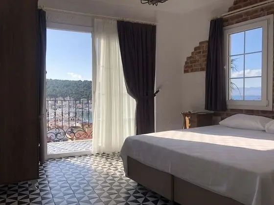 Deluxe Double Room, Balcony, Marina View