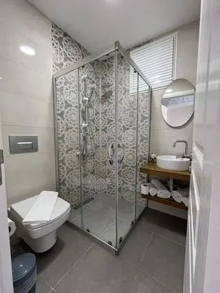 Deluxe Tek Büyük Yataklı Oda, Balkon, Marina Manzaralı
