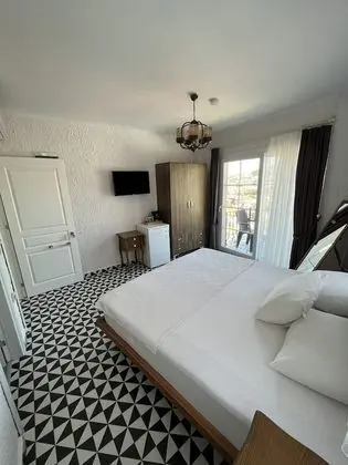 Deluxe Tek Büyük Yataklı Oda, Balkon, Marina Manzaralı