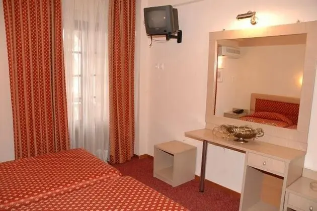 Tek Büyük veya İki Ayrı Yataklı Oda