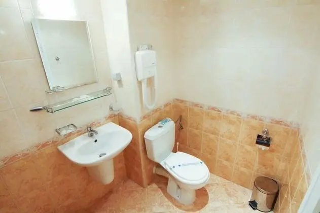 Basic Tek Büyük veya İki Ayrı Yataklı Oda