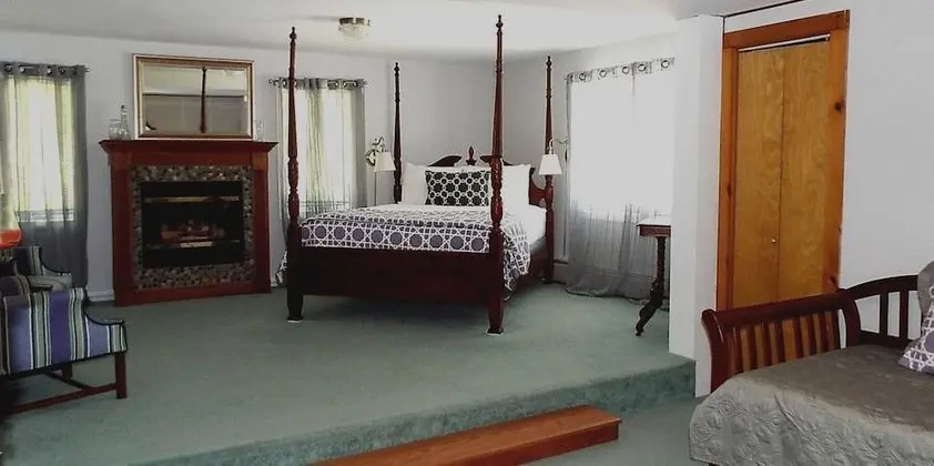 Otter Creek Suite, 1 Queen Bed, 1 Trundle with Twin over Twin