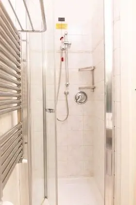 Tek Büyük veya İki Ayrı Yataklı Oda, Deniz Manzaralı