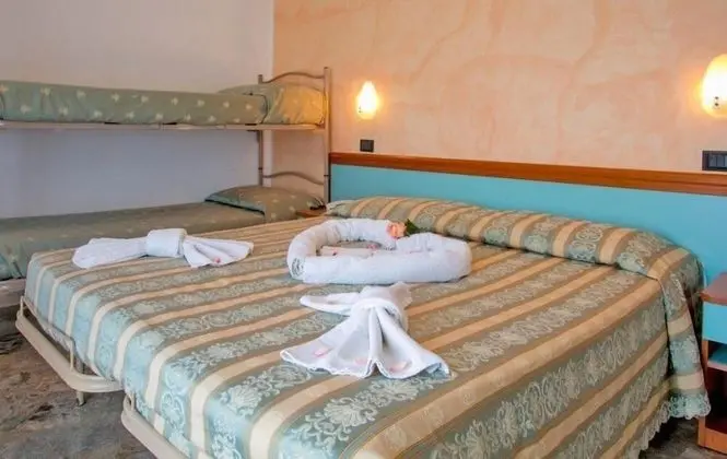 Economy Dört Kişilik Oda