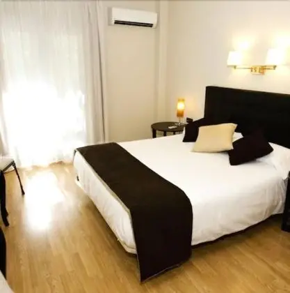 Tek Büyük Yataklı Oda, 1 Çift Kişilik veya 2 Tek Kişilik Yatak