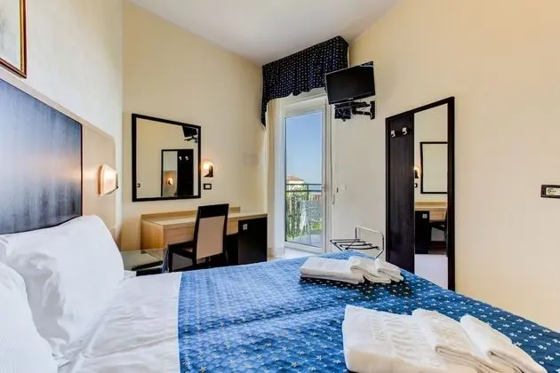 Tek Büyük Yataklı Oda, Balkon