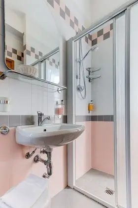 Tek Büyük Yataklı Oda, Balkon