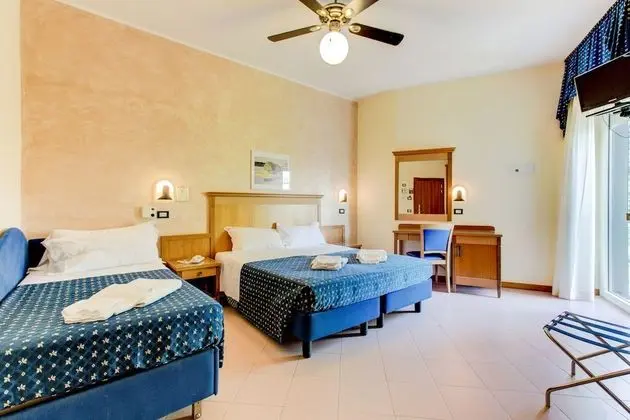 Üç Kişilik Oda, Balkon