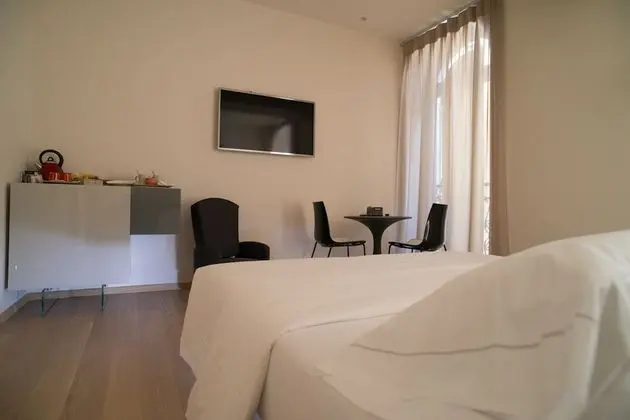 Design Tek Büyük Yataklı Oda, 1 Yatak Odası