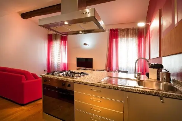 Superior Apart Daire, 1 Yatak Odası, Küçük Mutfak, Kule