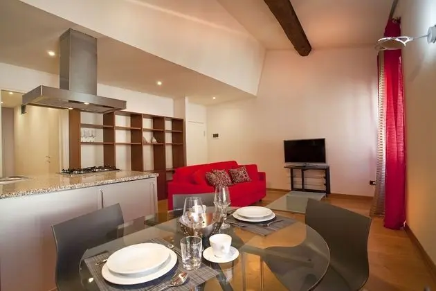 Superior Apart Daire, 1 Yatak Odası, Küçük Mutfak, Kule