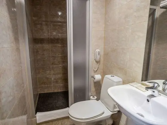 Standard Tek Büyük veya İki Ayrı Yataklı Oda, 1 Yatak Odası, Buzdolabı, Avlu Manzaralı