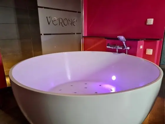 Deluxe Tek Büyük Yataklı Oda, Jakuzi