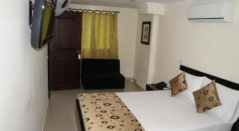 1 Çift ​​kişilik Yatak With Double Bed
