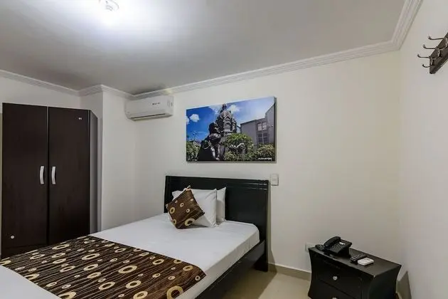 Traditional Tek Büyük Yataklı Oda