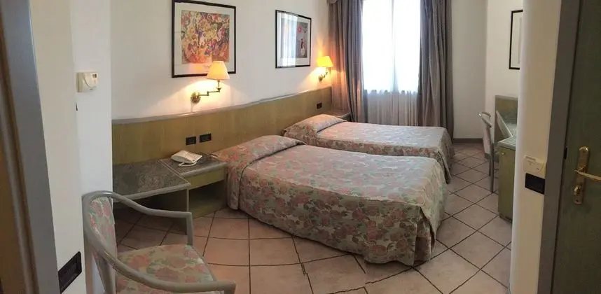 1 Çift Kişilik Veya 2 Tek Kişilik Yatak Standard