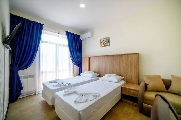 Basic Üç Kişilik Oda, Şehir Manzaralı