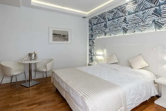Deluxe Üç Kişilik Oda