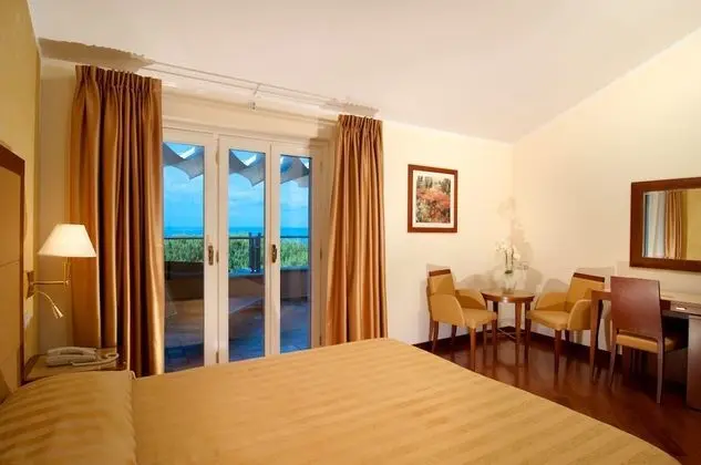 Üç Kişilik Oda, Balkon