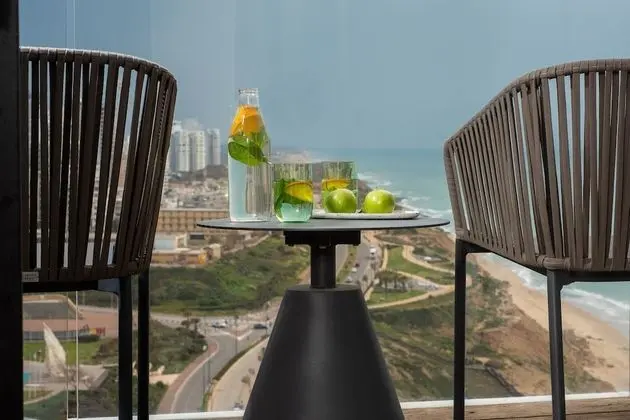 Deluxe Tek Büyük veya İki Ayrı Yataklı Oda, Balkon, Deniz Manzaralı