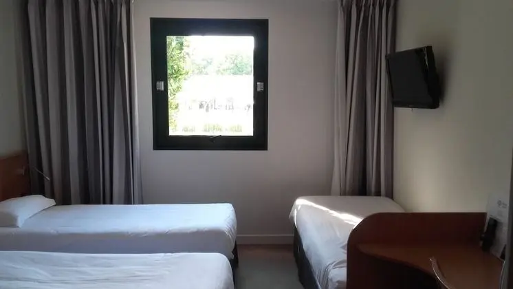 Üç Kişilik Oda, 3 Tek Kişilik Yatak