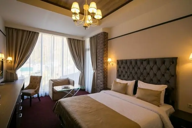 Deluxe Üç Kişilik Oda