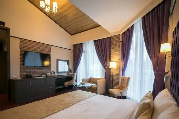 Deluxe Üç Kişilik Oda
