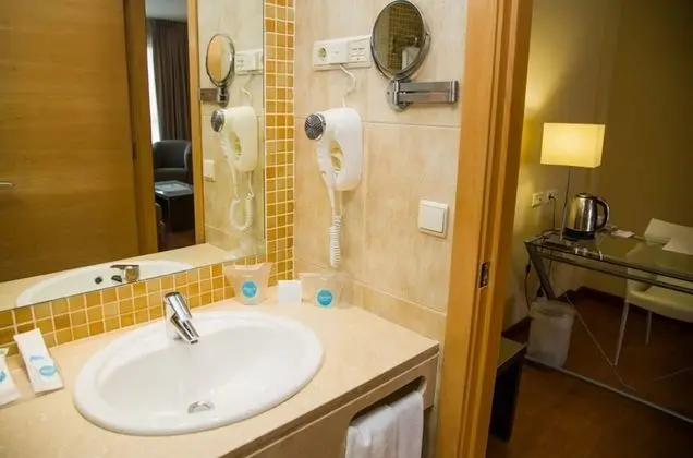 Family Oda (2 Adults and 2 Children)