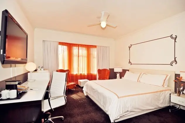 Çift ​​kişilik Queen Size Bed