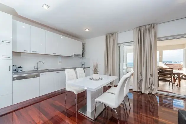 Deluxe Apart Daire, Deniz Manzaralı