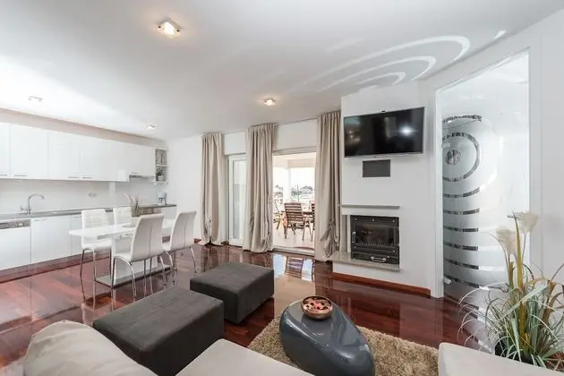 Deluxe Apart Daire, Deniz Manzaralı