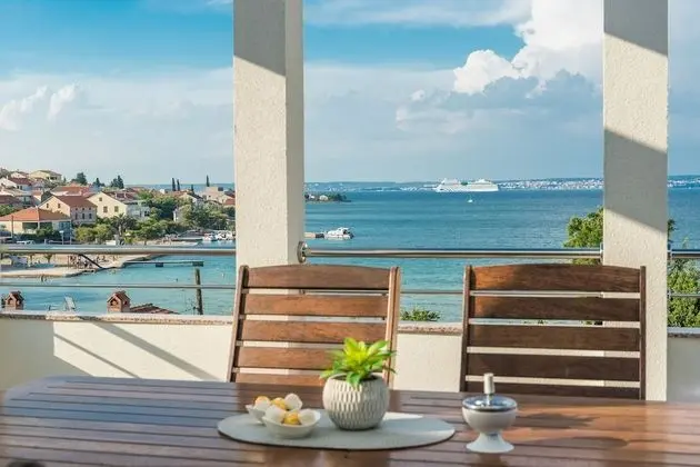 Deluxe Apart Daire, Deniz Manzaralı
