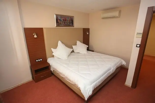 Comfort Tek Büyük Yataklı Oda