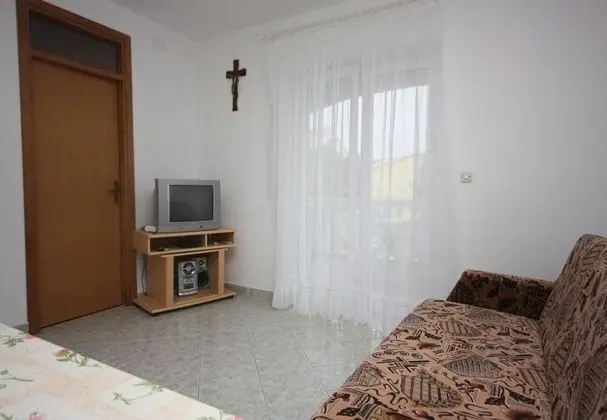 Apart Daire (Vese - 100 m from beach - A1(2+2))