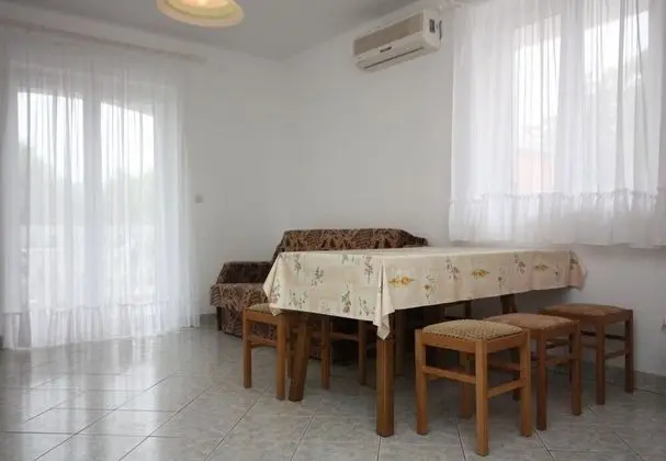 Apart Daire (Vese - 100 m from beach - A1(2+2))