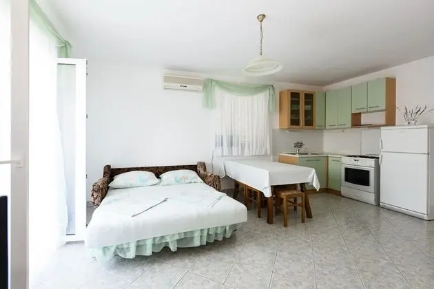 Apart Daire (Vese - 100 m from beach - A1(2+2))