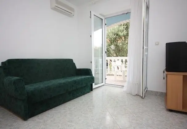 Apart Daire (Vese - 100 m from beach - A2(2+2))