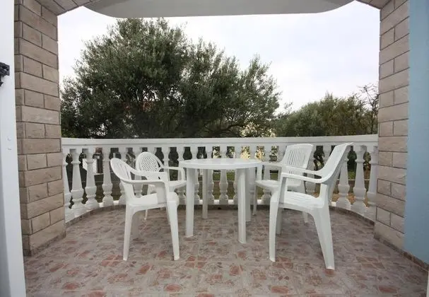 Apart Daire (Vese - 100 m from beach - A2(2+2))