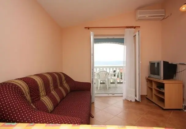 Apart Daire (Vese - 100 m from beach - A4(2+2))