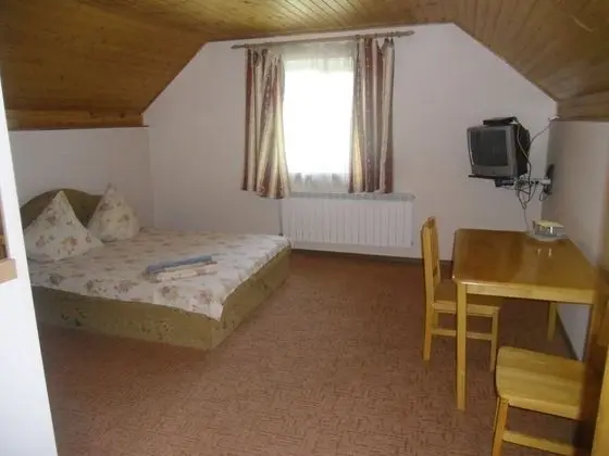 Grand Tek Büyük Yataklı Oda