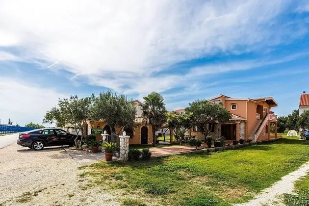 Apart Daire (Vesna - 200 m from beach - A3(2))