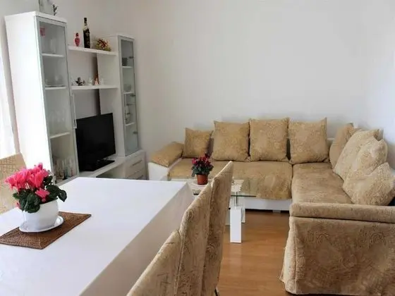 Apart Daire (Three Bedroom Apartment with Balcony)