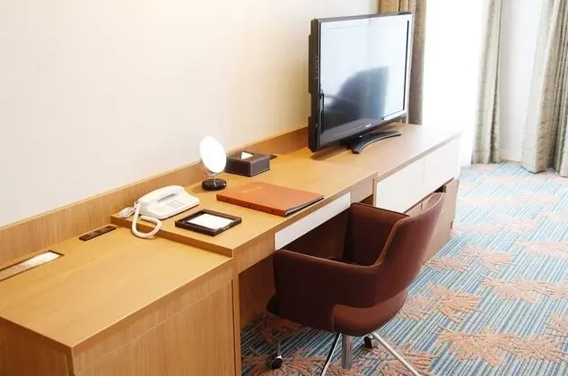 İki Ayrı Yataklı Oda, Sigara İçilmez (Adjoining, Compact)