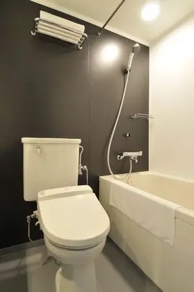 İki Ayrı Yataklı Oda, Sigara İçilmez