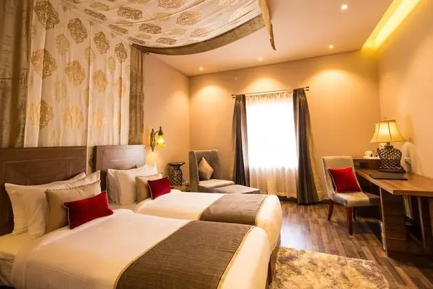Luxury Oda