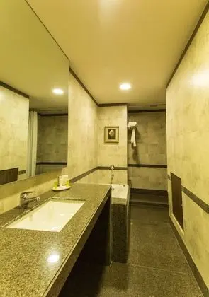 Luxury Oda